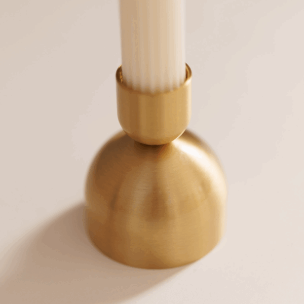 swiecznik-1-na-swiece-proste-mosiezny (12) swiecznik-1-na-swiece-proste-mosiezny (12)